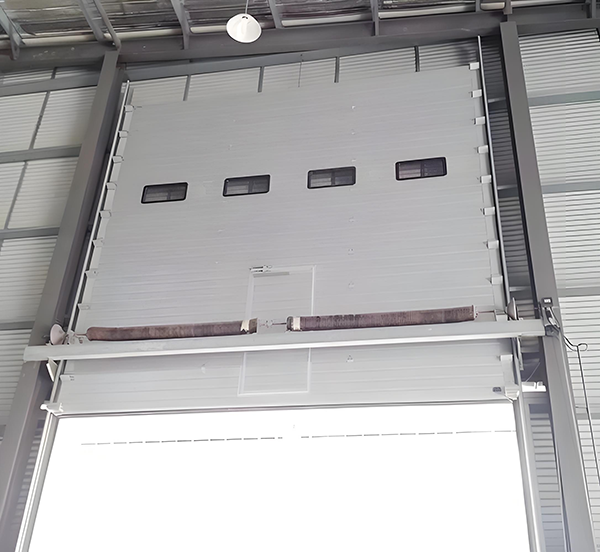 西吉工业滑升门