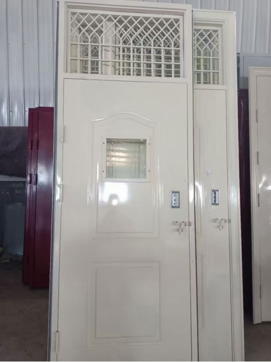 西吉学校教室门