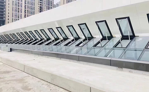 某国际会展中心展厅排烟通风系统实施 某国际会展中心展厅排烟通风系统实施