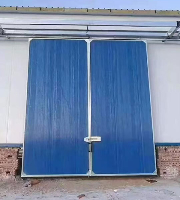 西吉工业门在大型仓储物流通道中的应用实例